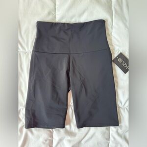 NWT!! ONZIE / size XS / Black High Rise Leggings short